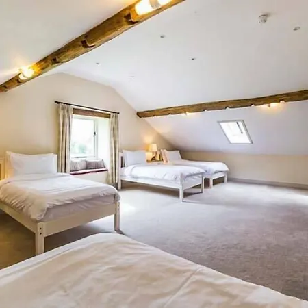 Semesterbostad Dale House Farm *