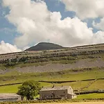 Dale House Farm *